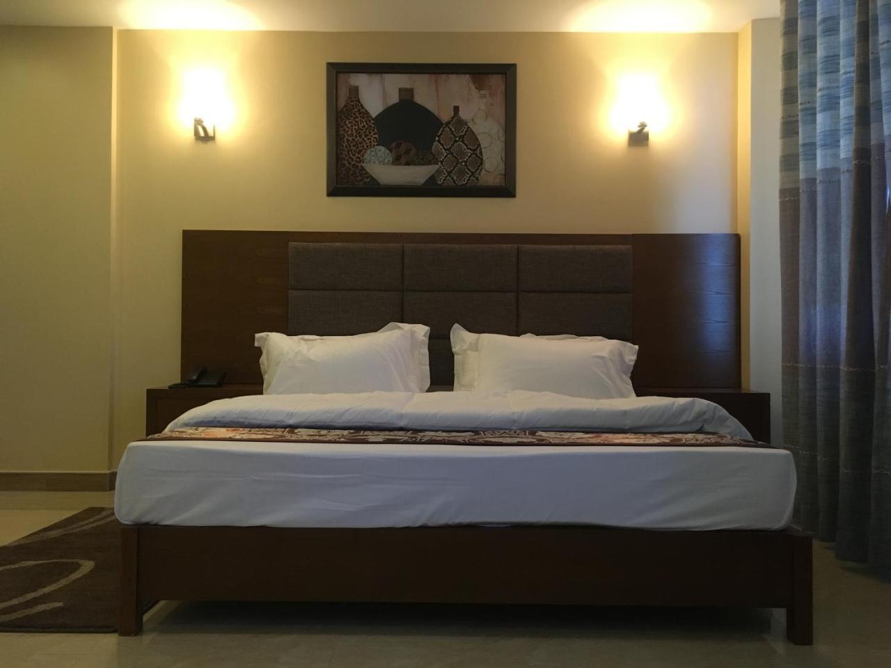 Imperial Hotel & Apartments Dar es Salaam Esterno foto