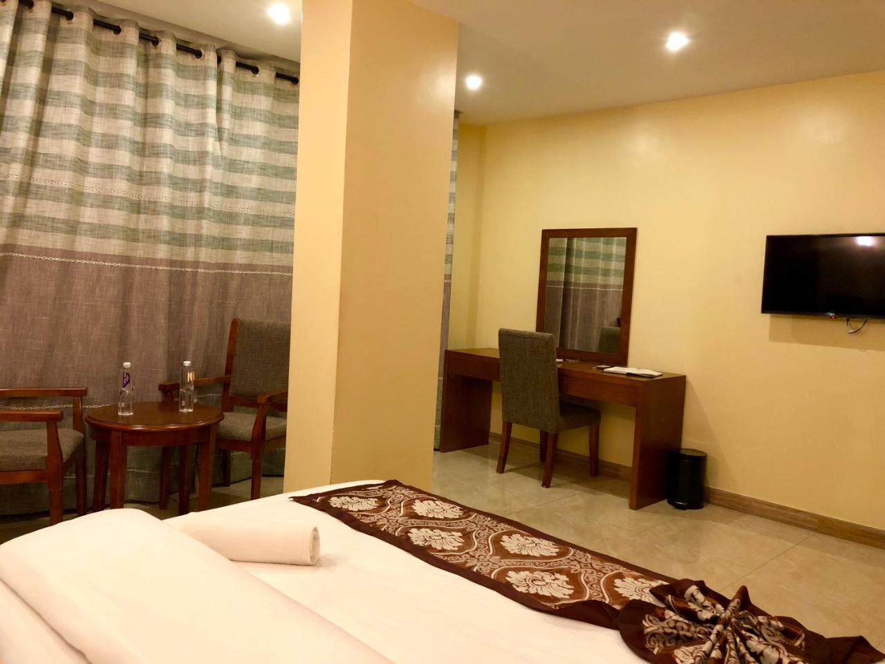 Imperial Hotel & Apartments Dar es Salaam Esterno foto