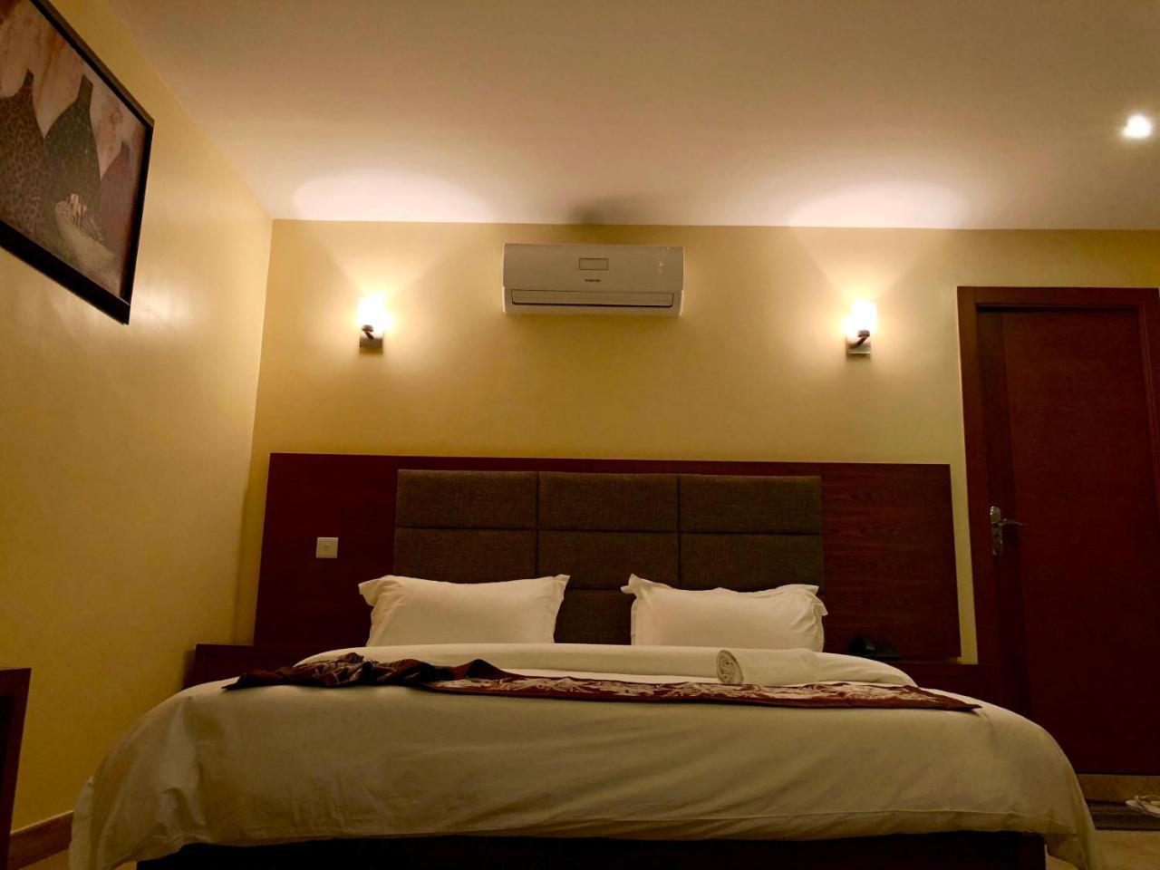 Imperial Hotel & Apartments Dar es Salaam Esterno foto